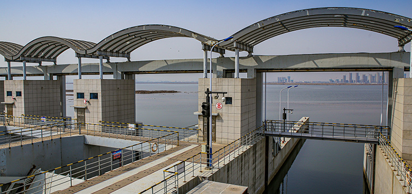 赛滨工业级话筒赋能汽车焊装车间：抗振防尘双突破，让沟通穿透机械轰鸣